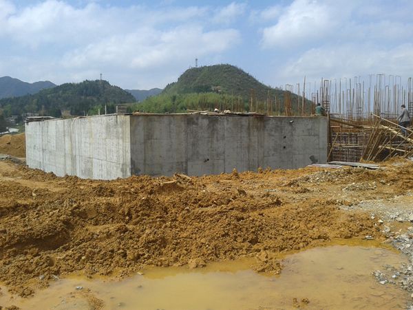 1535091663286677.jpg 20140413.jpg